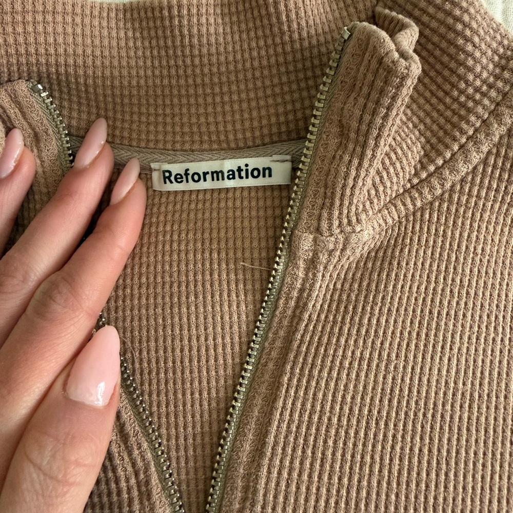 Reformation Women's Half-Zip Ribbed Pullover Top Slight Cropped Fit- Taupe - Picture 3 of 5